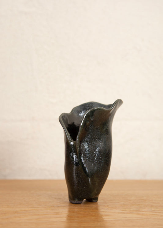 MINI VASE - DARK FOOTED