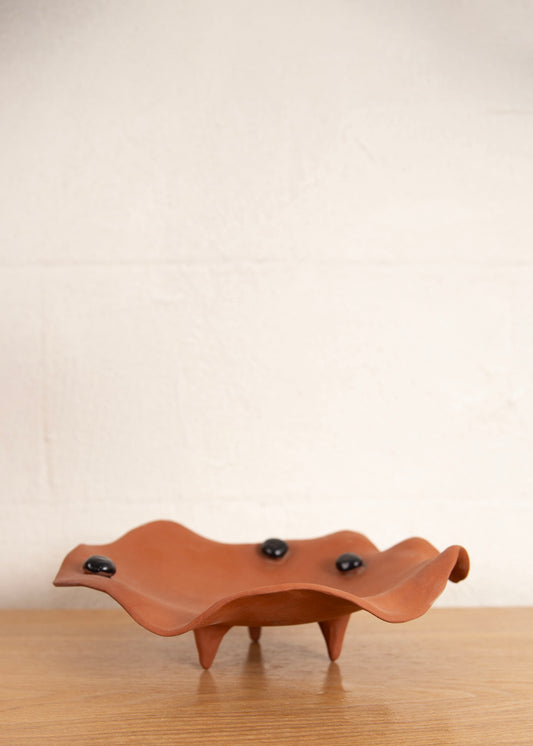 SPOTTY TERRACOTTA FOOTED DISH