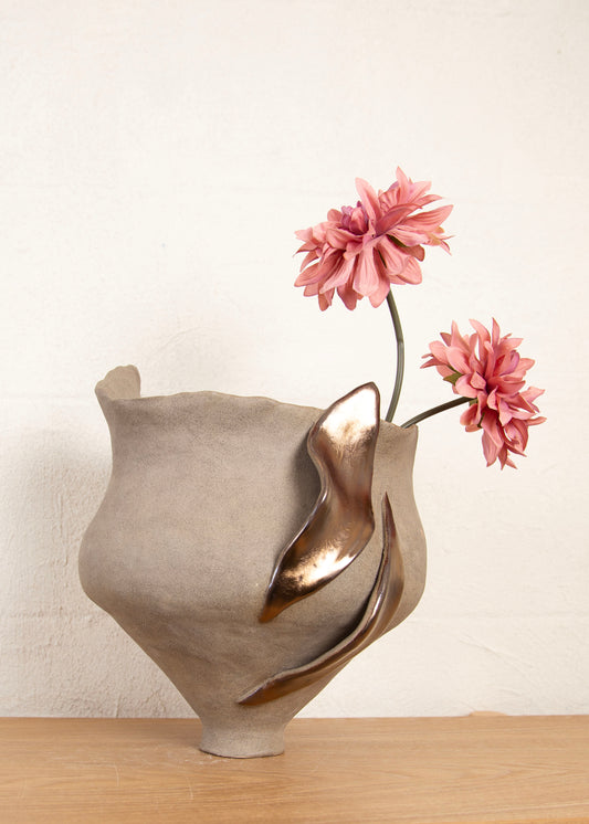 GUMNUT VASE V